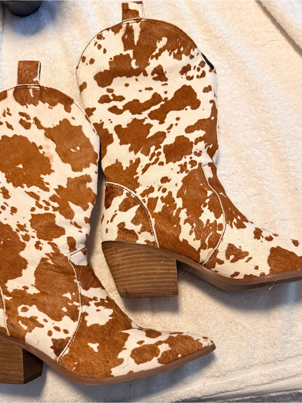 Dingo Brown & White Cowhide Western Ankle Boots